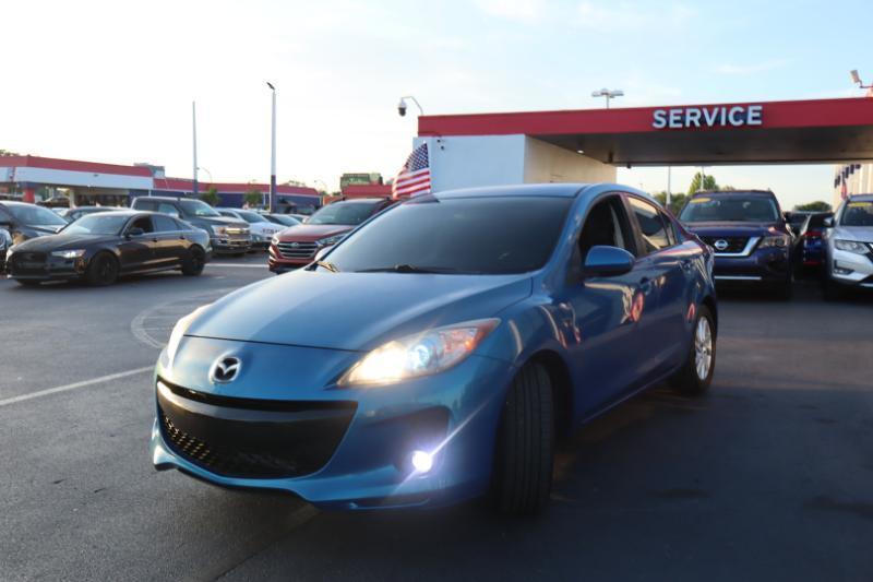 Mazda MAZDA3 i Touring 4-door 2012