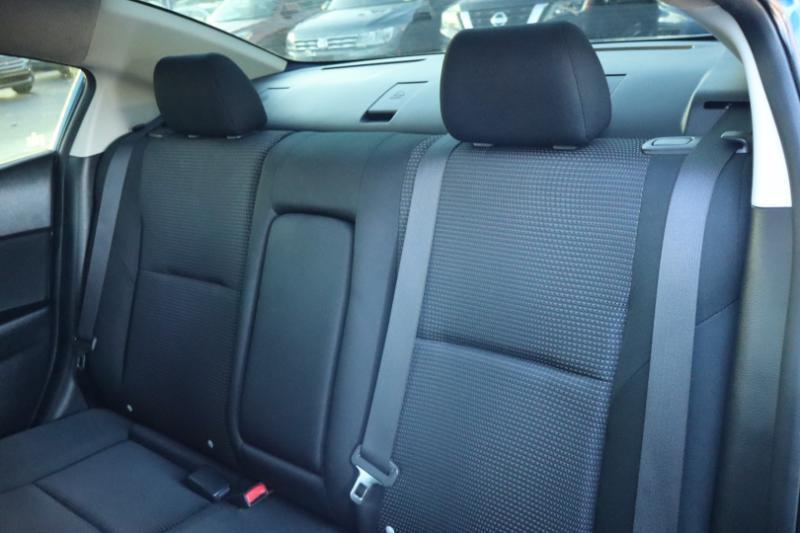 Mazda MAZDA3 i Touring 4-door 2012