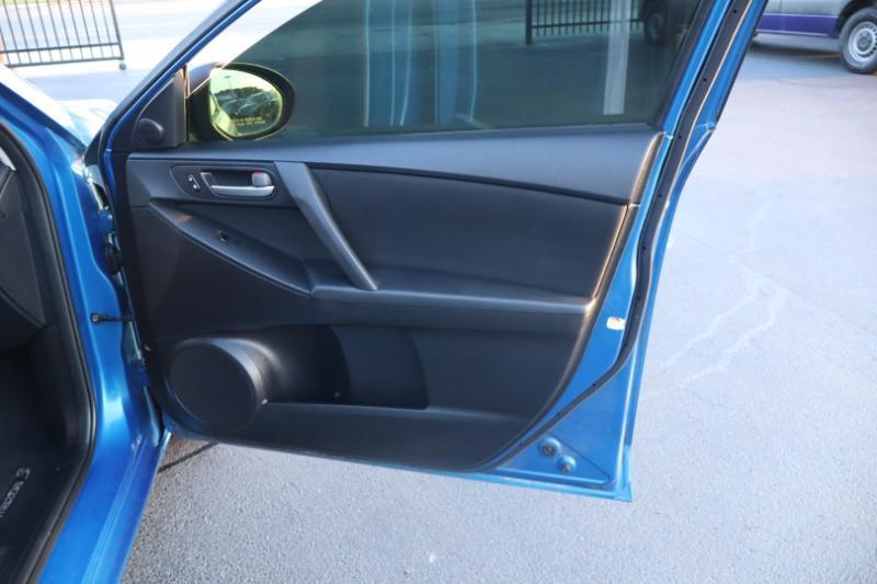 Mazda MAZDA3 i Touring 4-door 2012