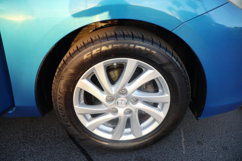 Mazda MAZDA3 i Touring 4-door 2012