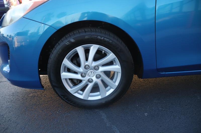 Mazda MAZDA3 i Touring 4-door 2012