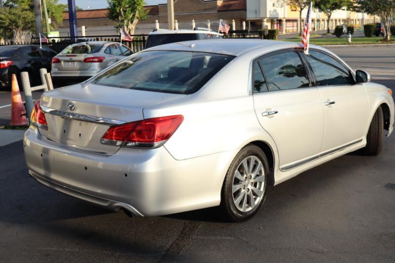 Toyota Avalon Base 2012