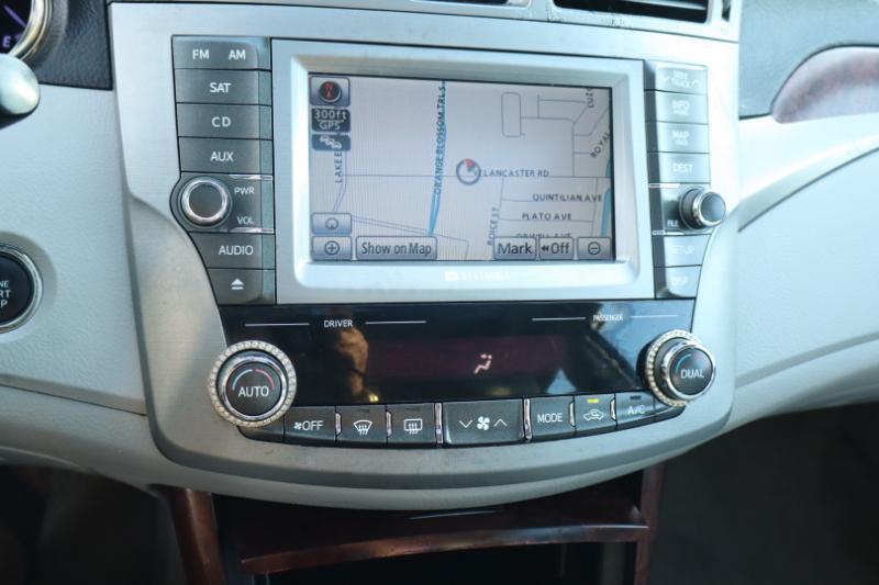 Toyota Avalon Base 2012