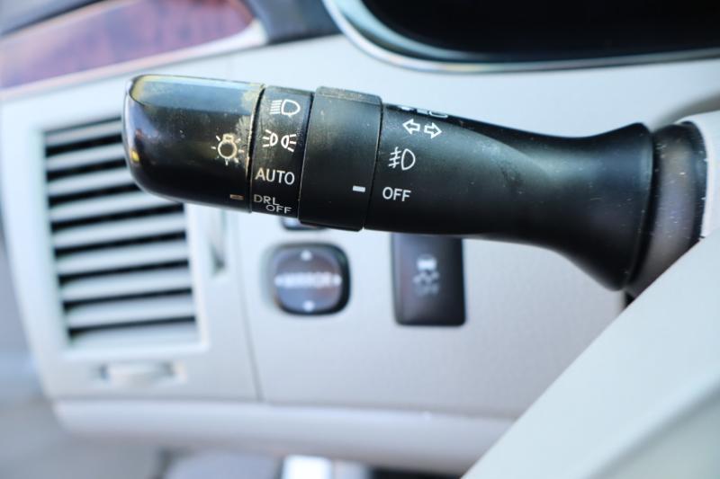 Toyota Avalon Base 2012