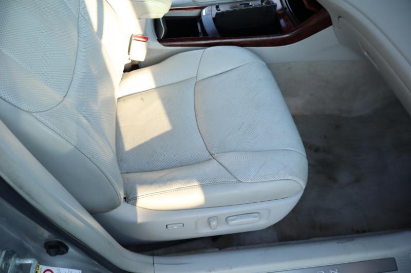 Toyota Avalon Base 2012