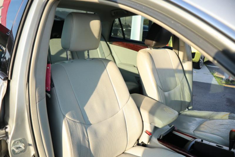 Toyota Avalon Base 2012
