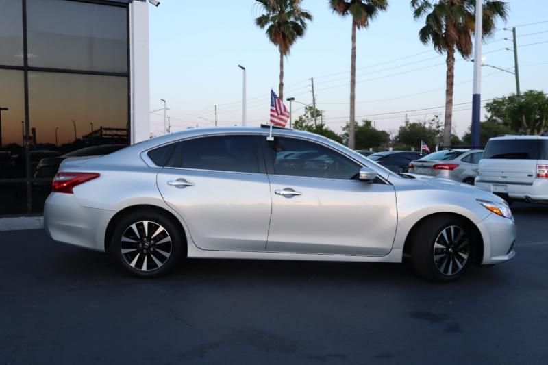 Nissan Altima 2.5 SV 2018