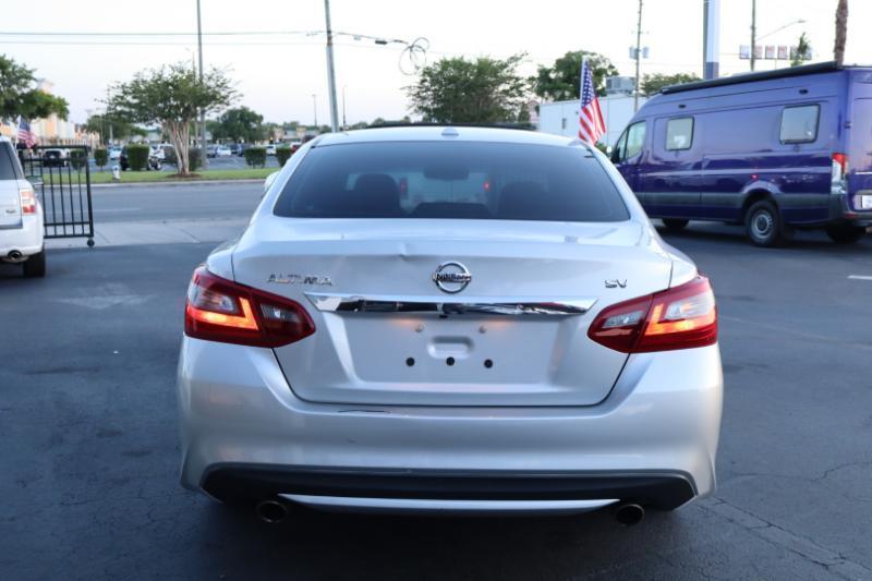 Nissan Altima 2.5 SV 2018