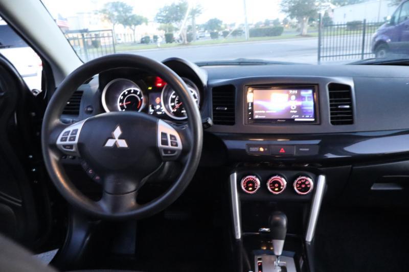 Mitsubishi Lancer ES 5M 2016