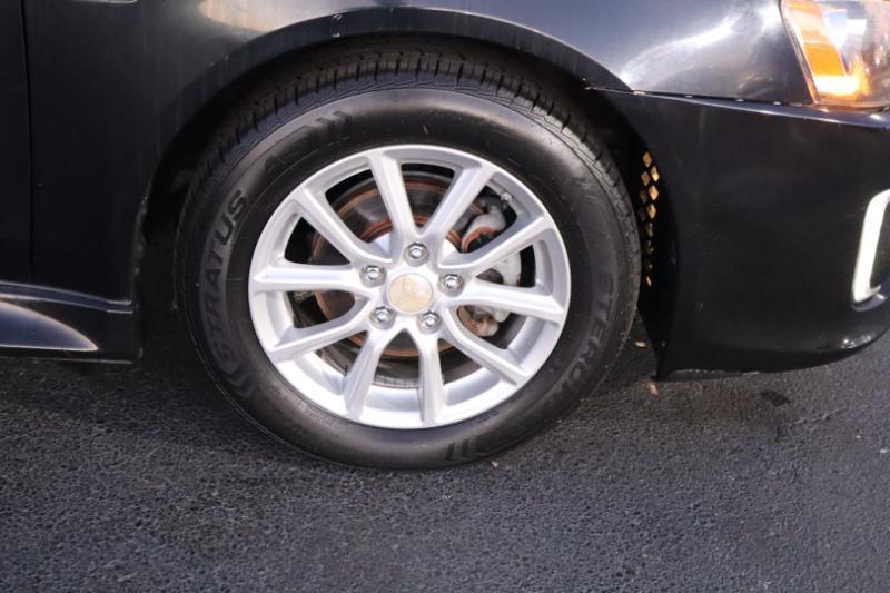 Mitsubishi Lancer ES 5M 2016