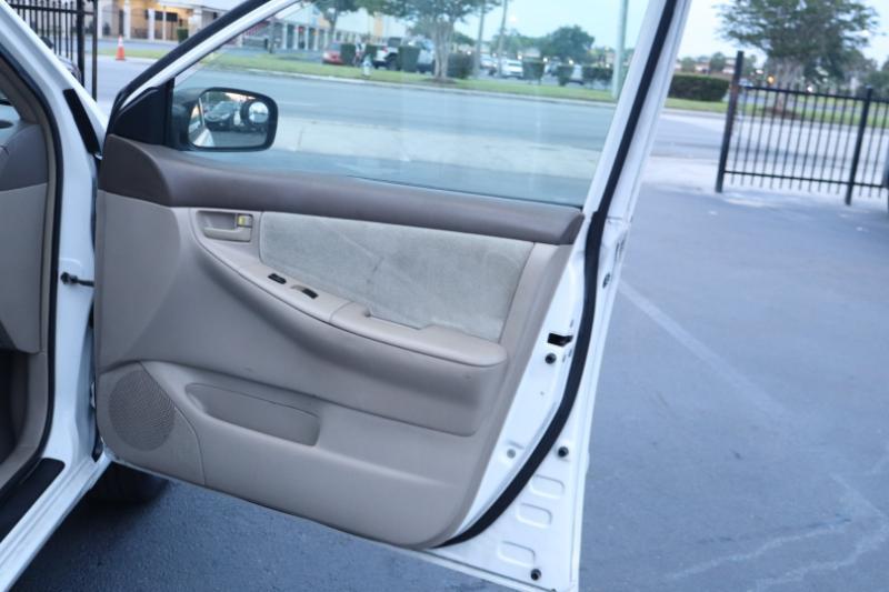 Toyota Corolla CE 2006