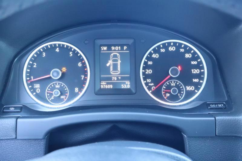 Volkswagen Tiguan S 2012