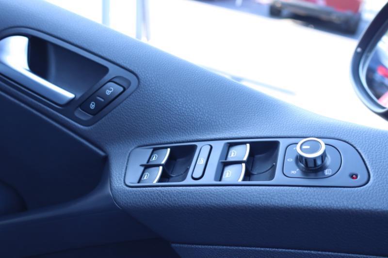 Volkswagen Tiguan S 2012