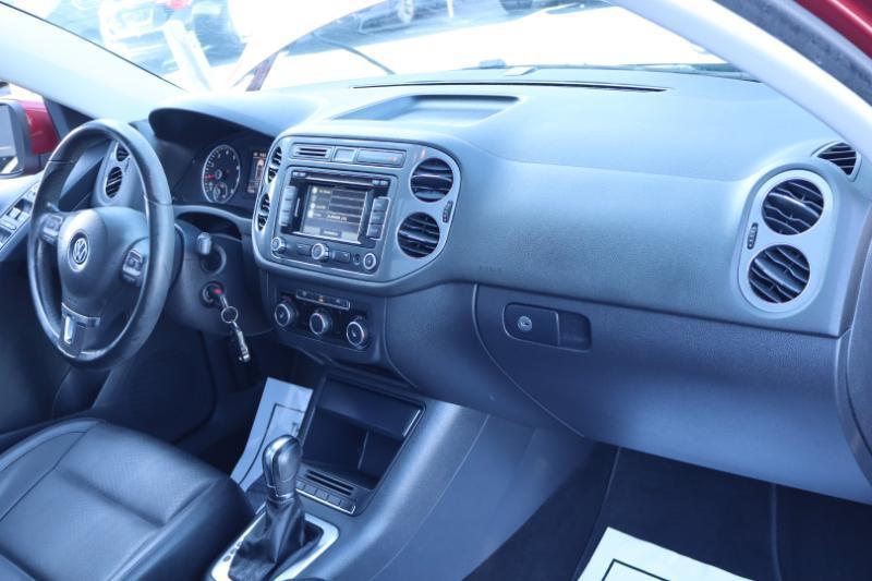 Volkswagen Tiguan S 2012