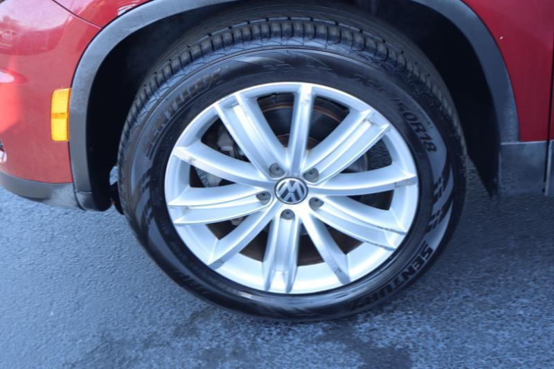 Volkswagen Tiguan S 2012