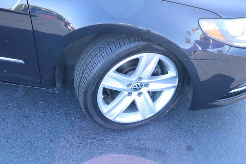 Volkswagen CC Sport w/Lighting Package 2013