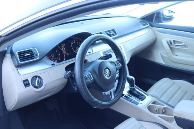 Volkswagen CC Sport w/Lighting Package 2013