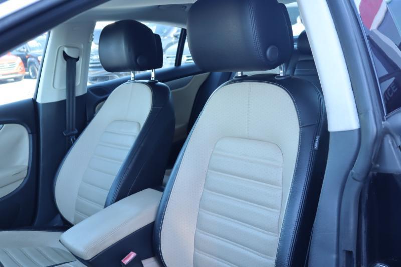 Volkswagen CC Sport w/Lighting Package 2013