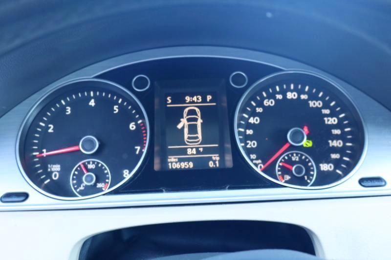 Volkswagen CC Sport w/Lighting Package 2013