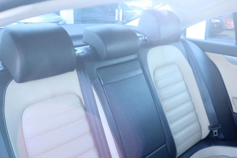 Volkswagen CC Sport w/Lighting Package 2013