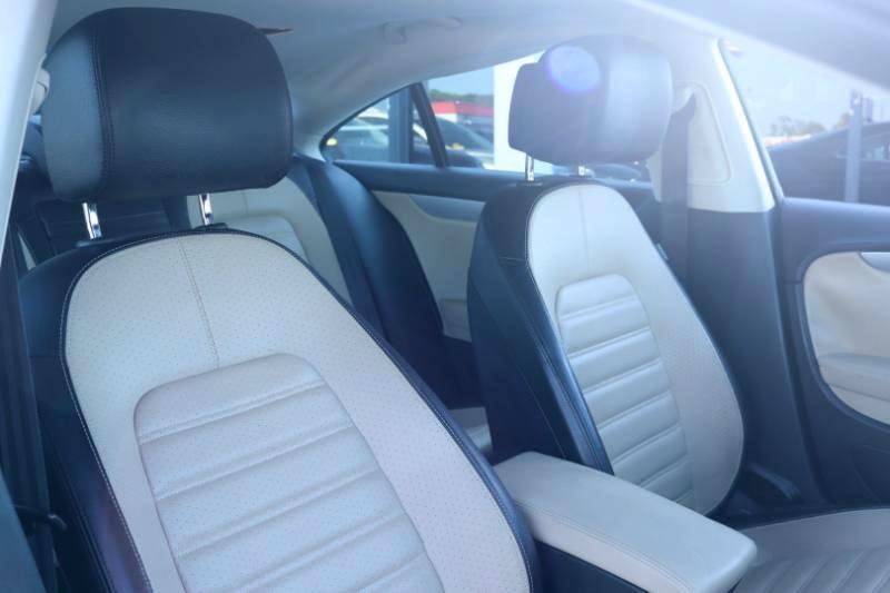 Volkswagen CC Sport w/Lighting Package 2013