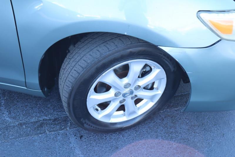 Toyota Camry Base 6-Spd AT 2011