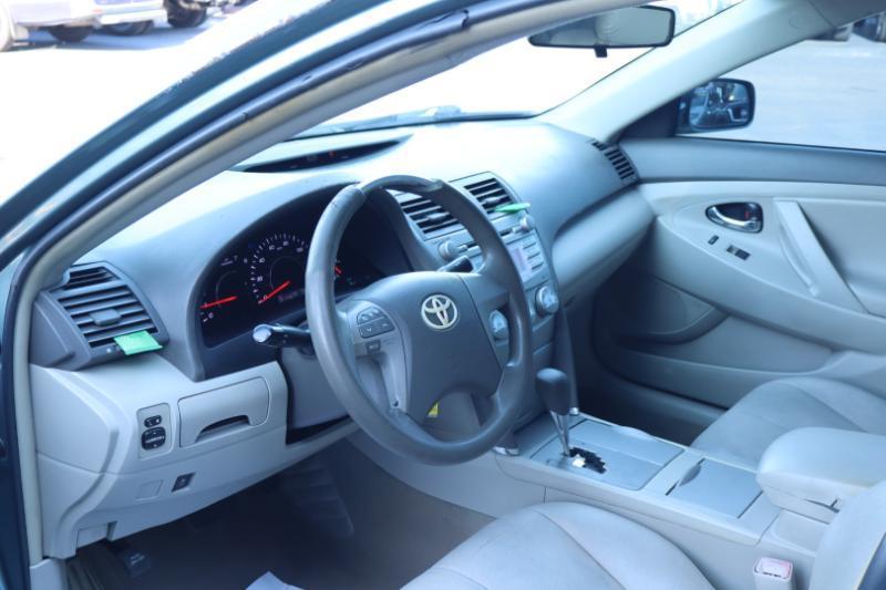 Toyota Camry Base 6-Spd AT 2011