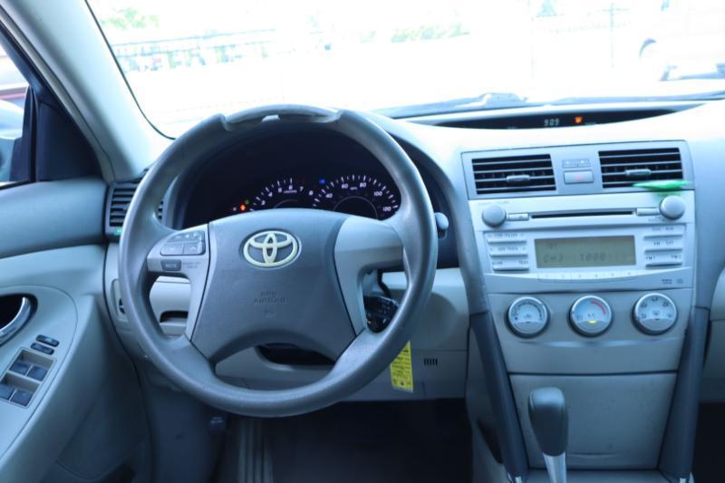 Toyota Camry Base 6-Spd AT 2011