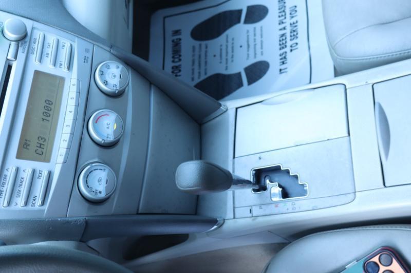 Toyota Camry Base 6-Spd AT 2011