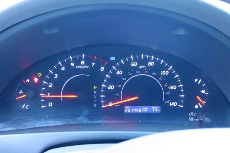 Toyota Camry Base 6-Spd AT 2011