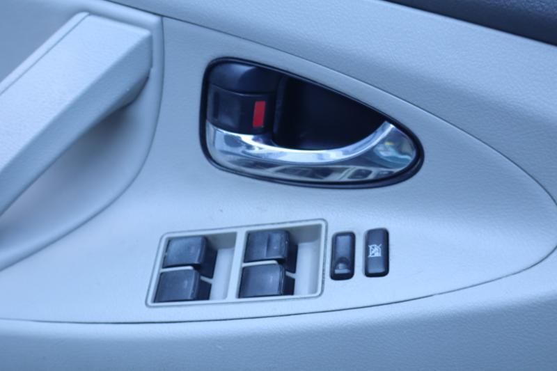 Toyota Camry Base 6-Spd AT 2011