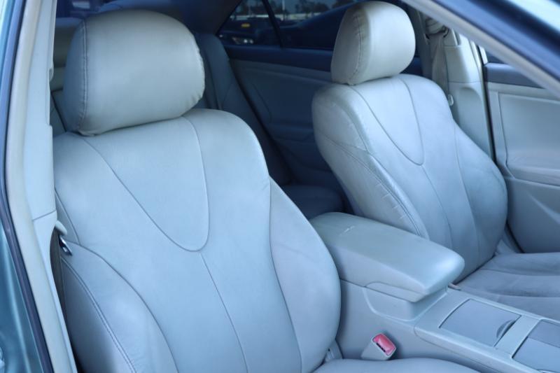 Toyota Camry Base 6-Spd AT 2011