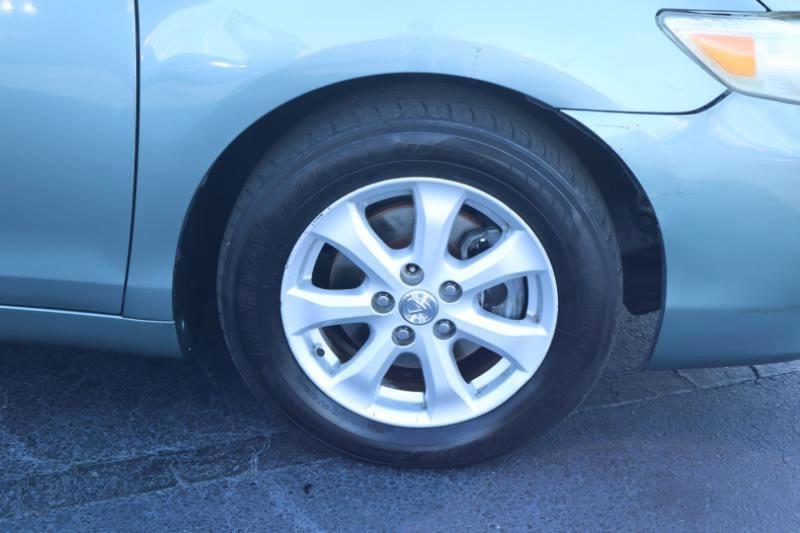 Toyota Camry Base 6-Spd AT 2011