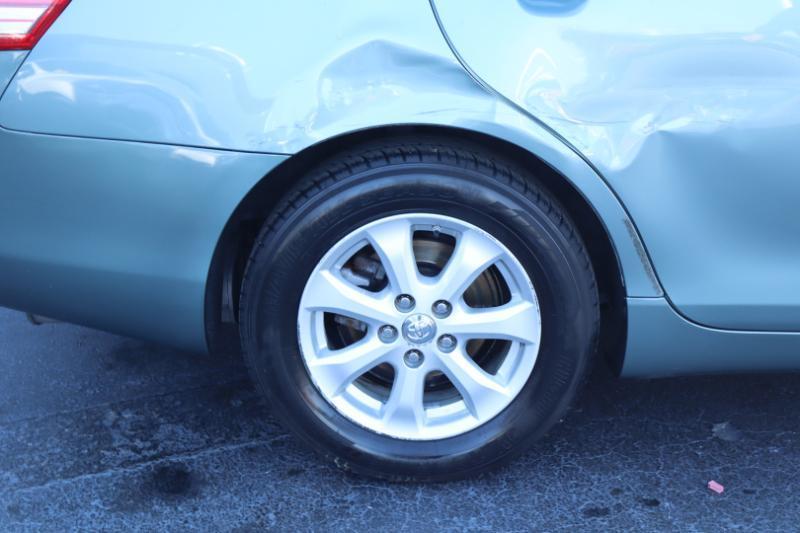 Toyota Camry Base 6-Spd AT 2011