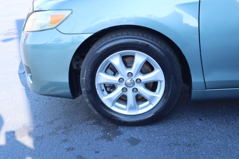 Toyota Camry Base 6-Spd AT 2011