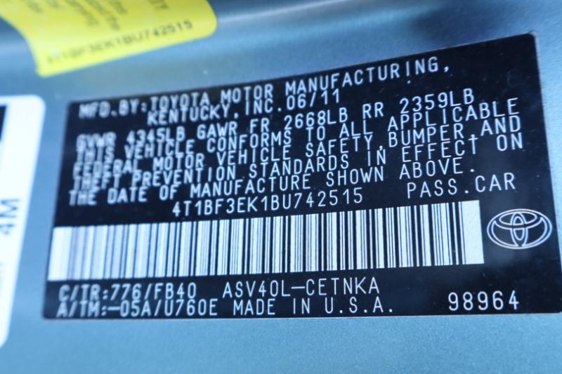 Toyota Camry Base 6-Spd AT 2011