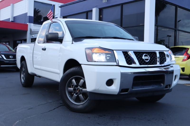 Nissan Titan S King Cab 2WD 2013