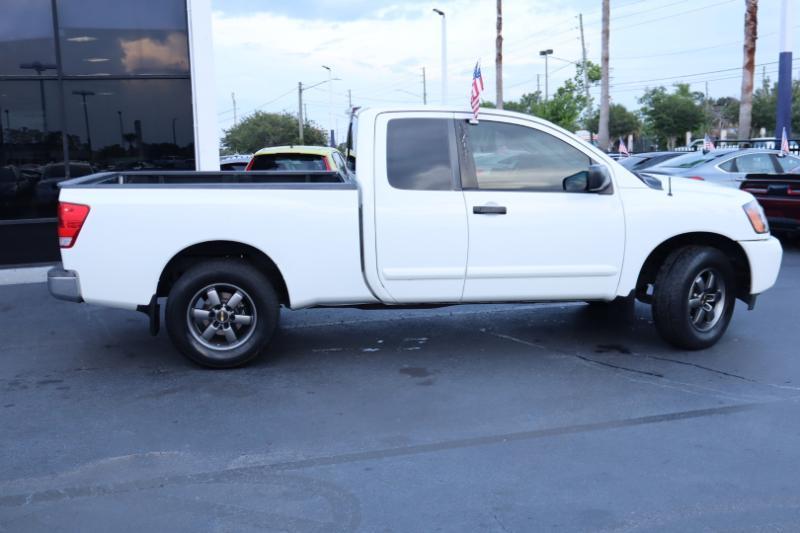 Nissan Titan S King Cab 2WD 2013