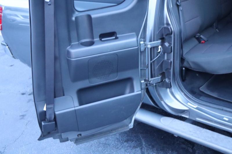 Nissan Titan S King Cab 2WD 2013