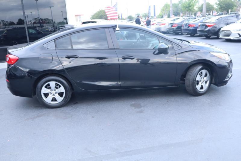 Chevrolet Cruze LS Auto 2017