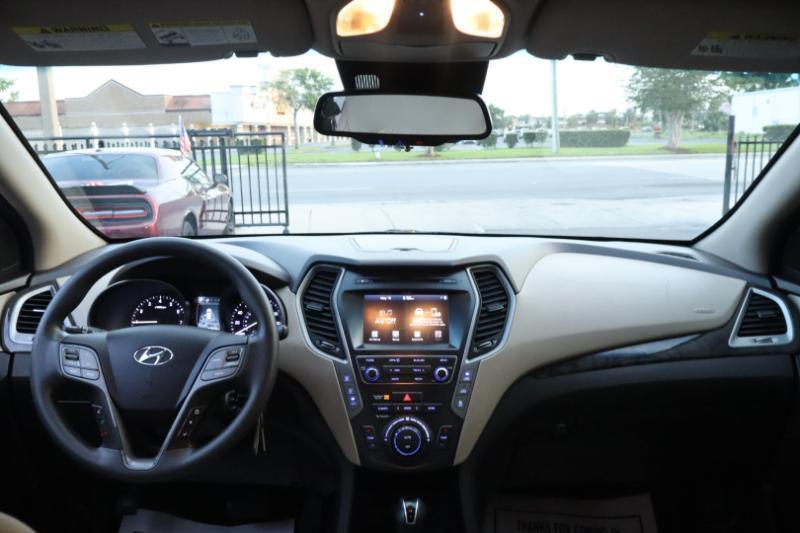 Hyundai Santa Fe SE FWD 2017