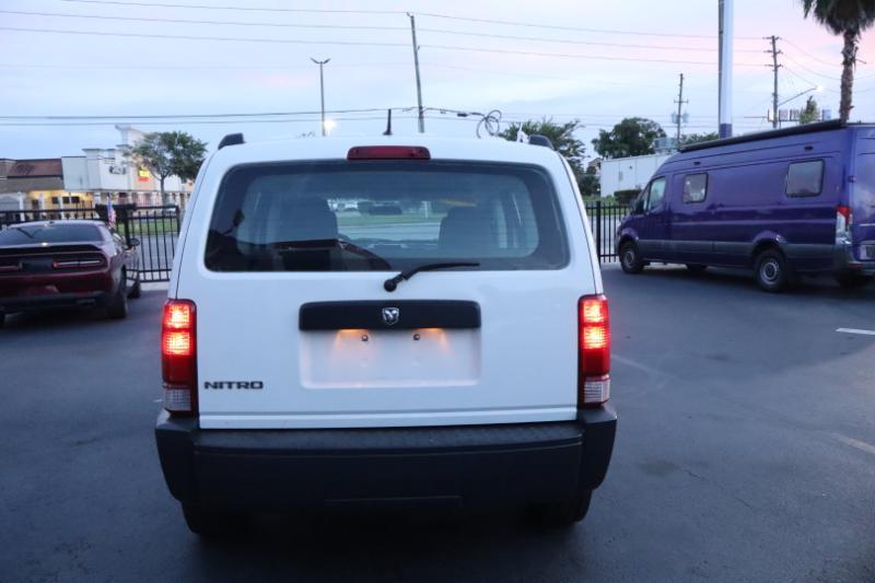 Dodge Nitro SXT 2WD 2008