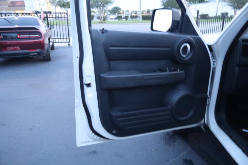 Dodge Nitro SXT 2WD 2008