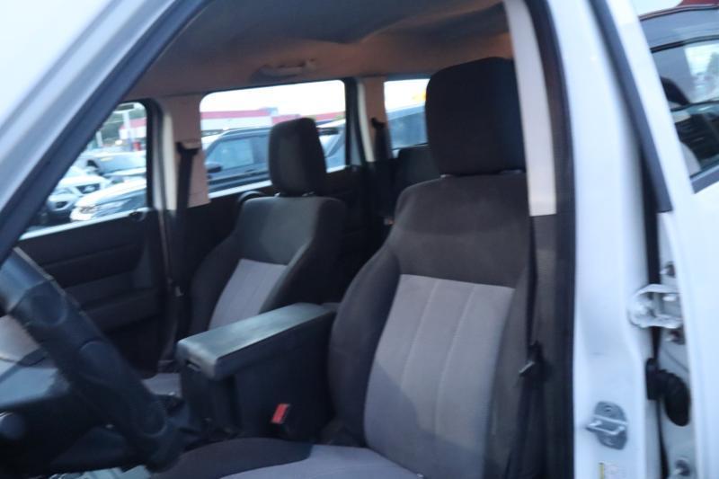 Dodge Nitro SXT 2WD 2008