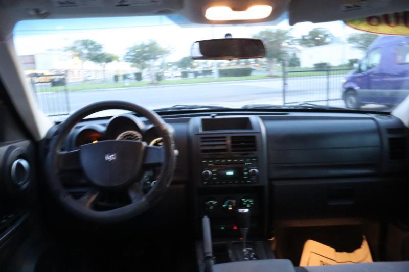 Dodge Nitro SXT 2WD 2008