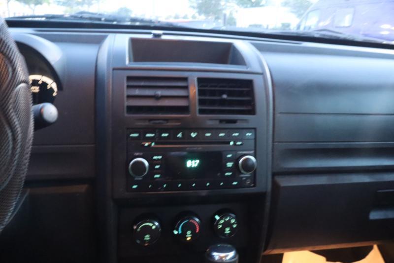 Dodge Nitro SXT 2WD 2008