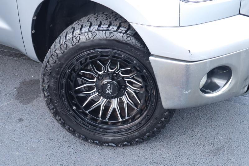 Toyota Tundra Tundra-Grade CrewMax 5.7L 2WD 2012