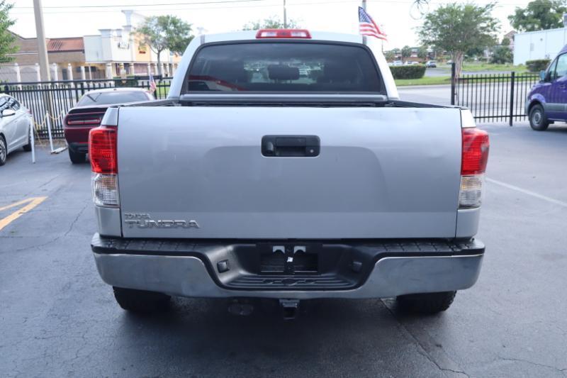 Toyota Tundra Tundra-Grade CrewMax 5.7L 2WD 2012