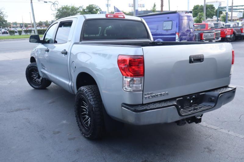 Toyota Tundra Tundra-Grade CrewMax 5.7L 2WD 2012