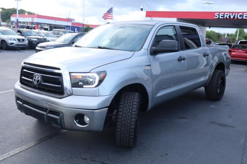 Toyota Tundra Tundra-Grade CrewMax 5.7L 2WD 2012